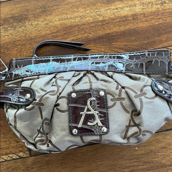 Ashley Stewart brown wristlet - Picture 8 of 11